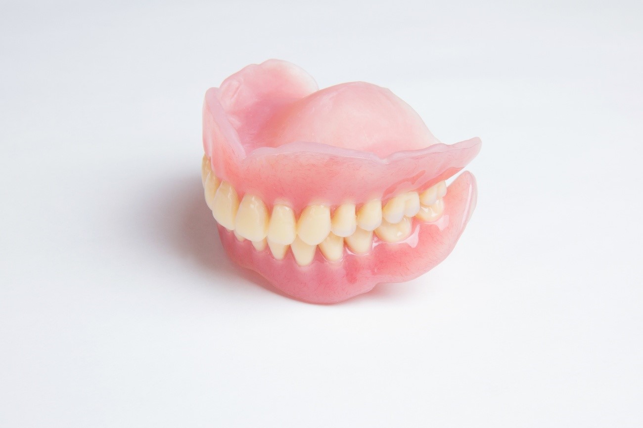 入れ歯とは?|たまプラーザの歯医者・入れ歯dentalclinicCたまプラーザ